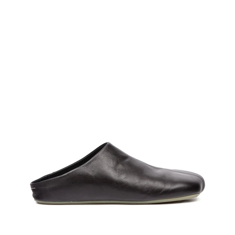 black flat sole square toe slippers by Selfnex
