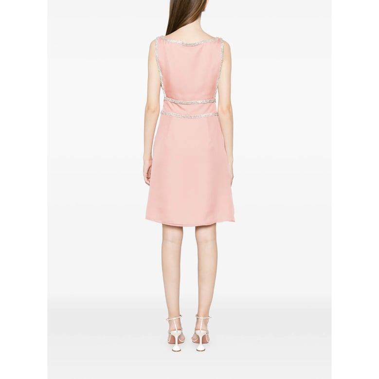 dress v-neck pink by Selfnex