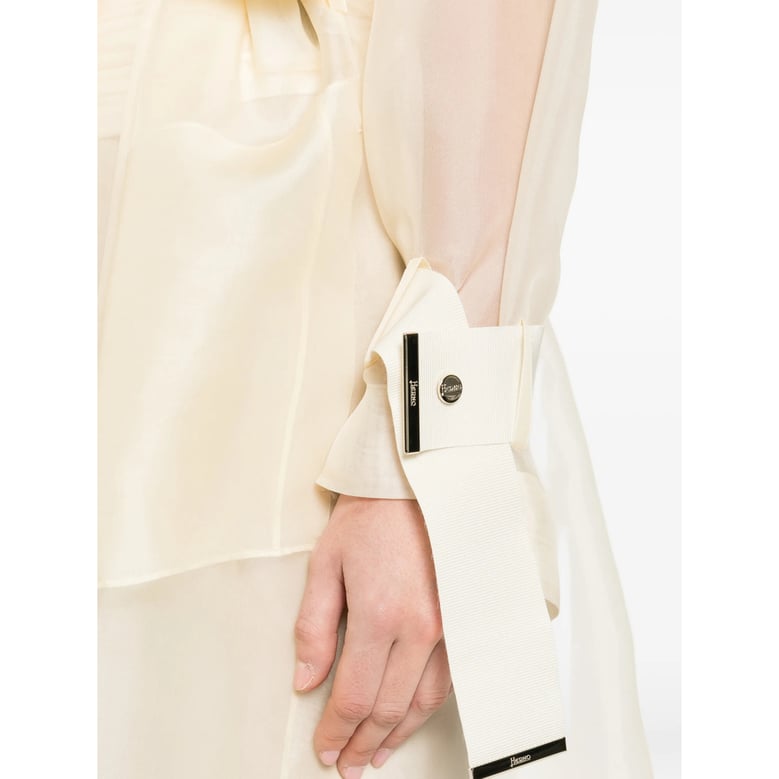 beige coat with classic lapels by Selfnex