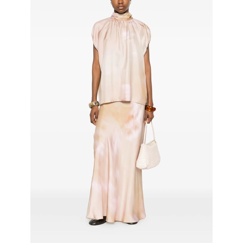 top light pink sleeveless by Selfnex