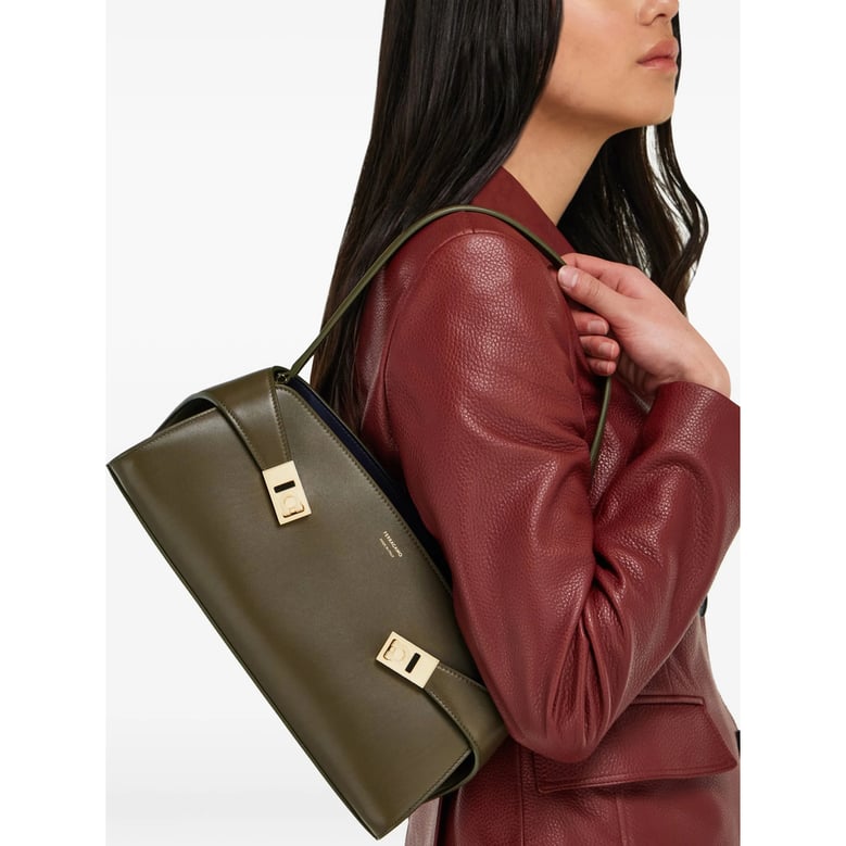 shoulder bag east-west hug green by Selfnex