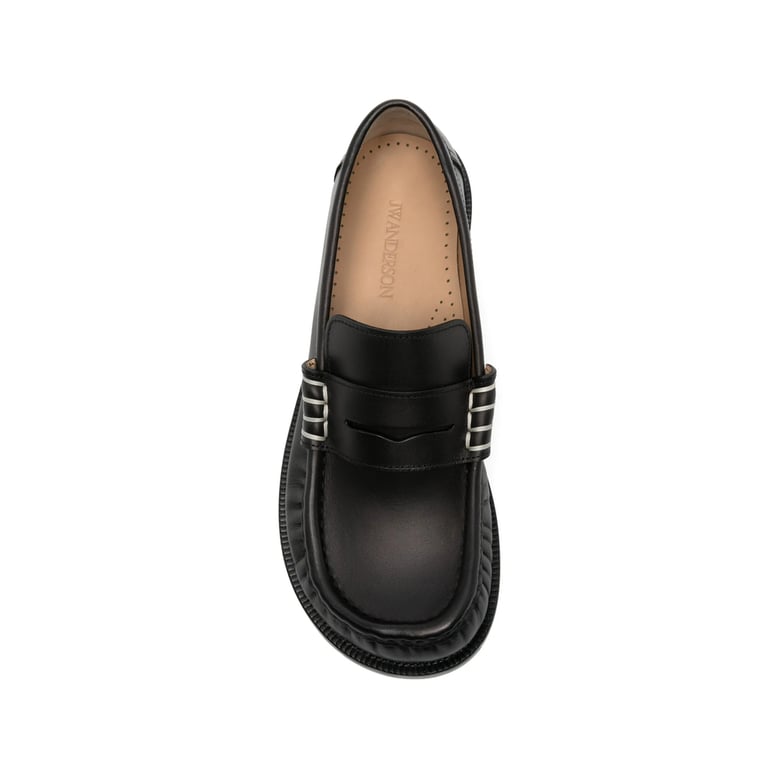 black slip-on low heel shoes by Selfnex