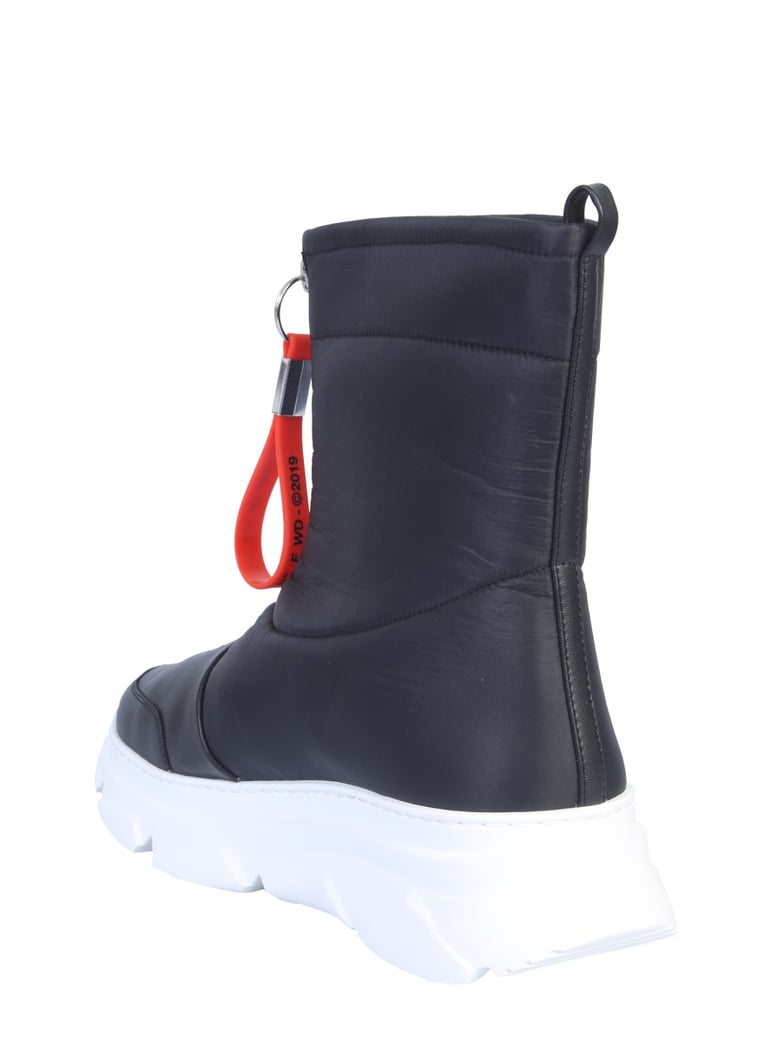 black leather boot with rubber sole by Selfnex