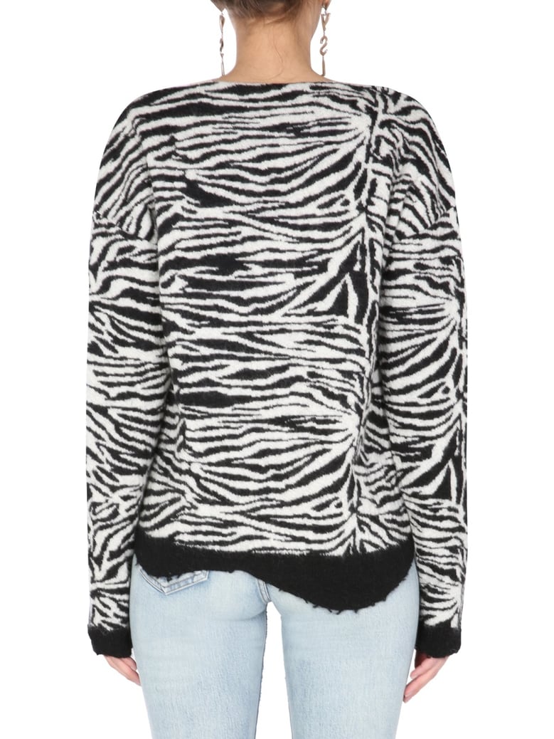 v-neck sweater by Selfnex