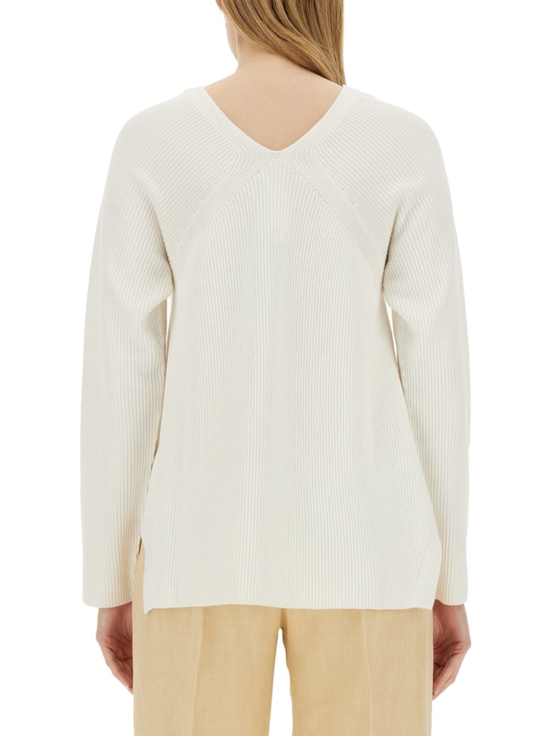 v-neck sweater by Selfnex