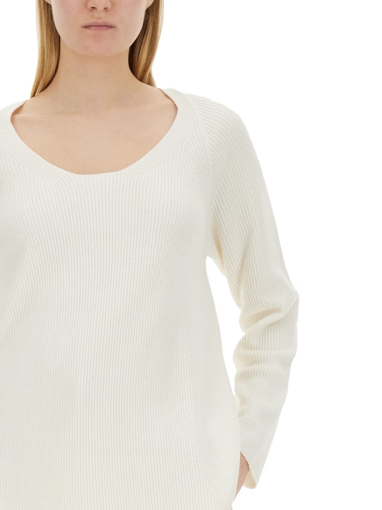 v-neck sweater by Selfnex