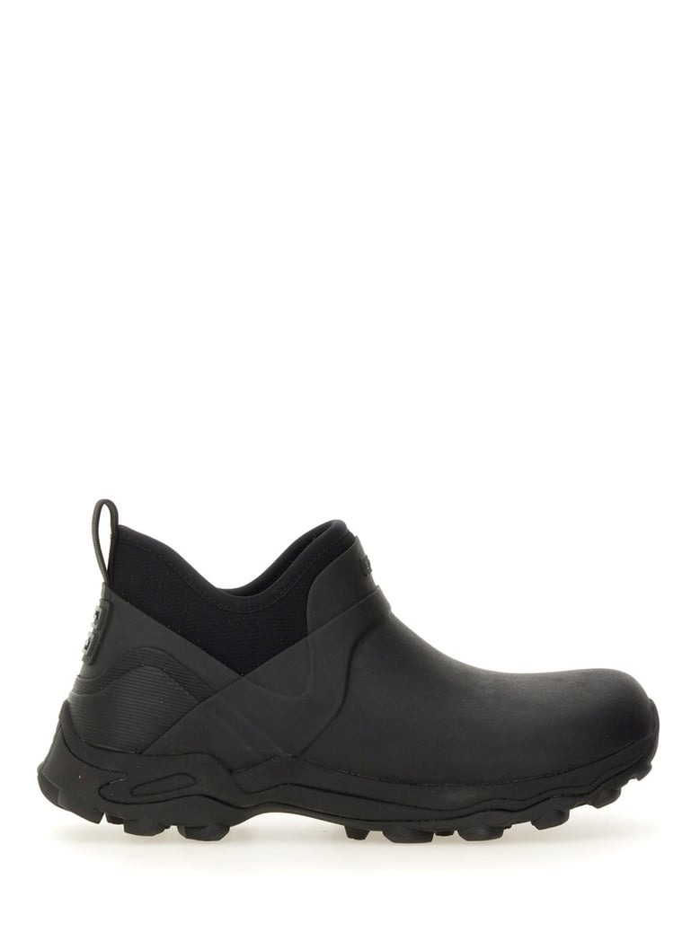 chelsea boot in black by Selfnex