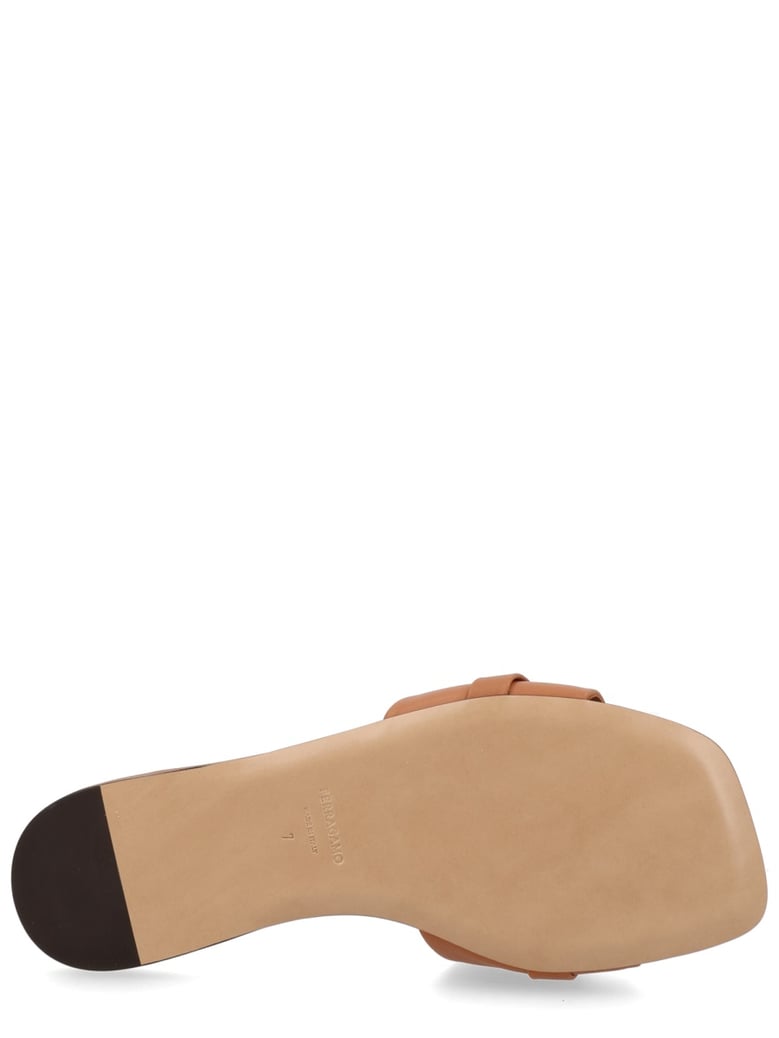 slides gancini buff leather by Selfnex