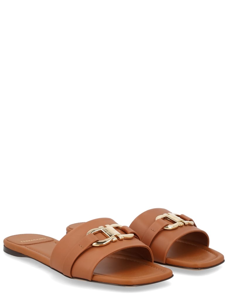 slides gancini buff leather by Selfnex