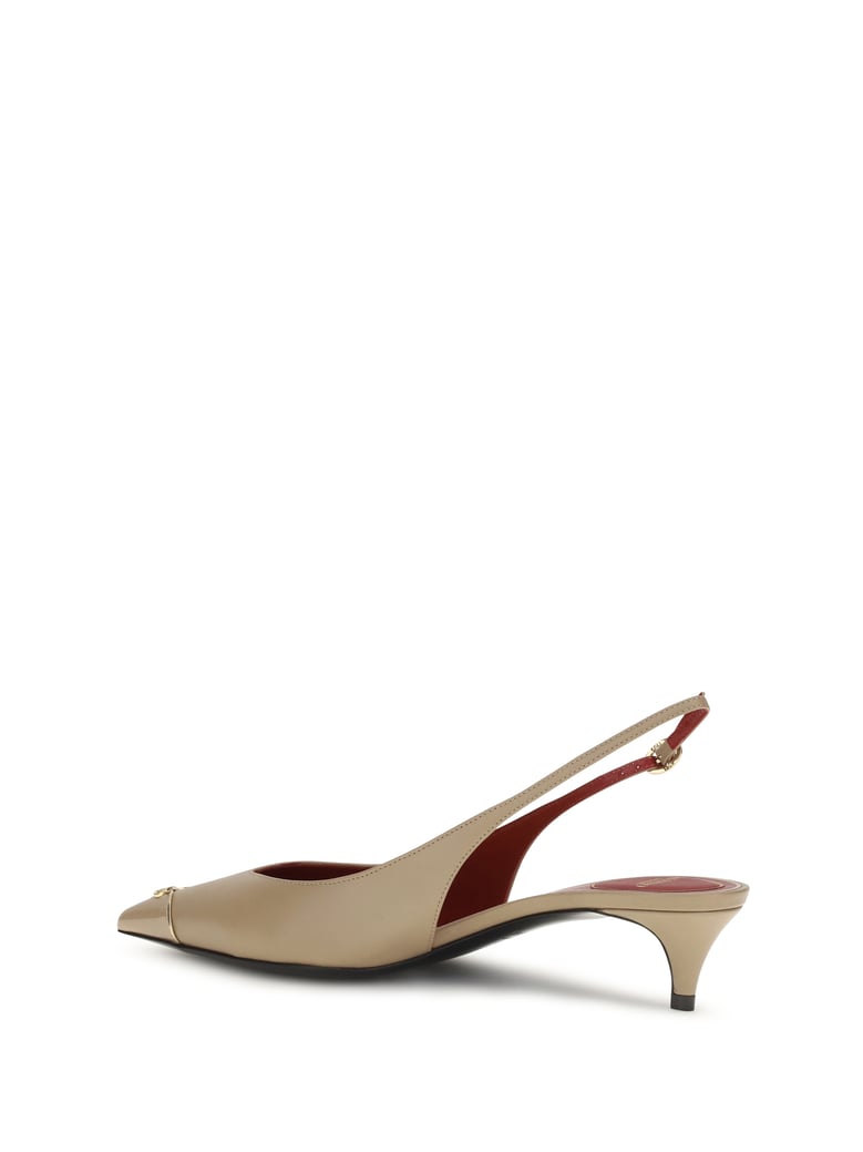pumps vlogo signature kitten-heel camel by Selfnex