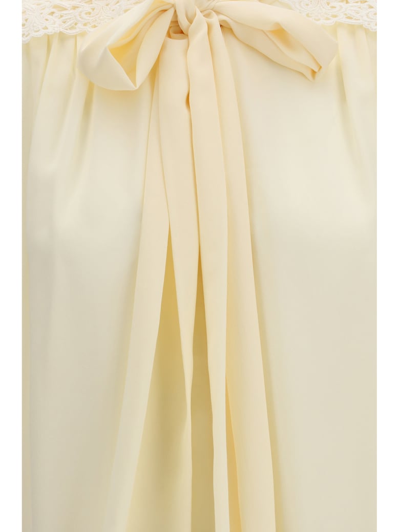 blouse with embroidered shoulders, pristine white by Selfnex