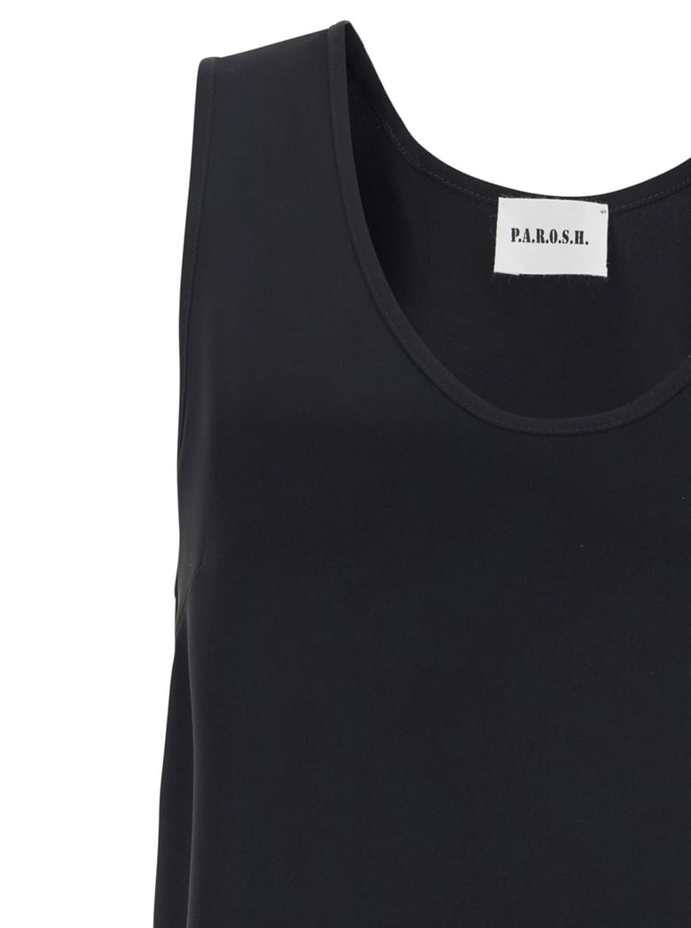 black sleeveless top with round neck by Selfnex