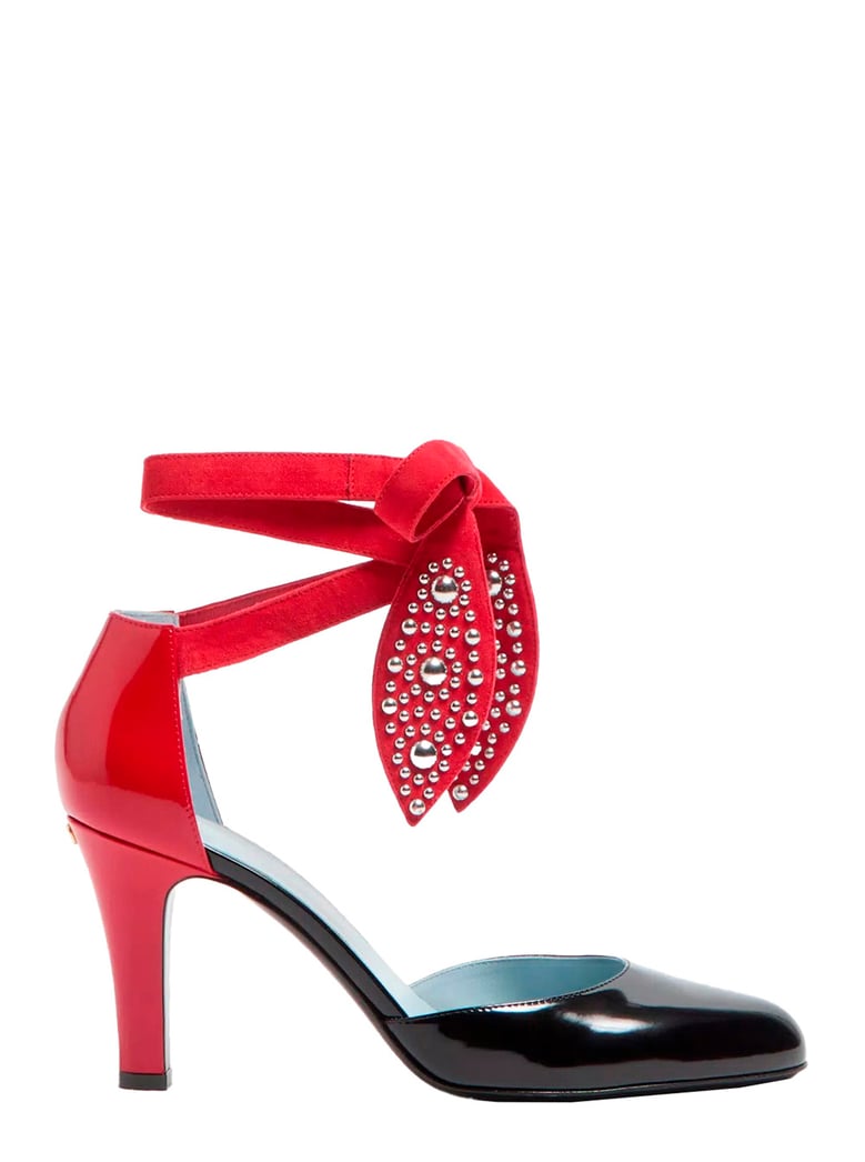 black pumps with bead embellishment by Selfnex