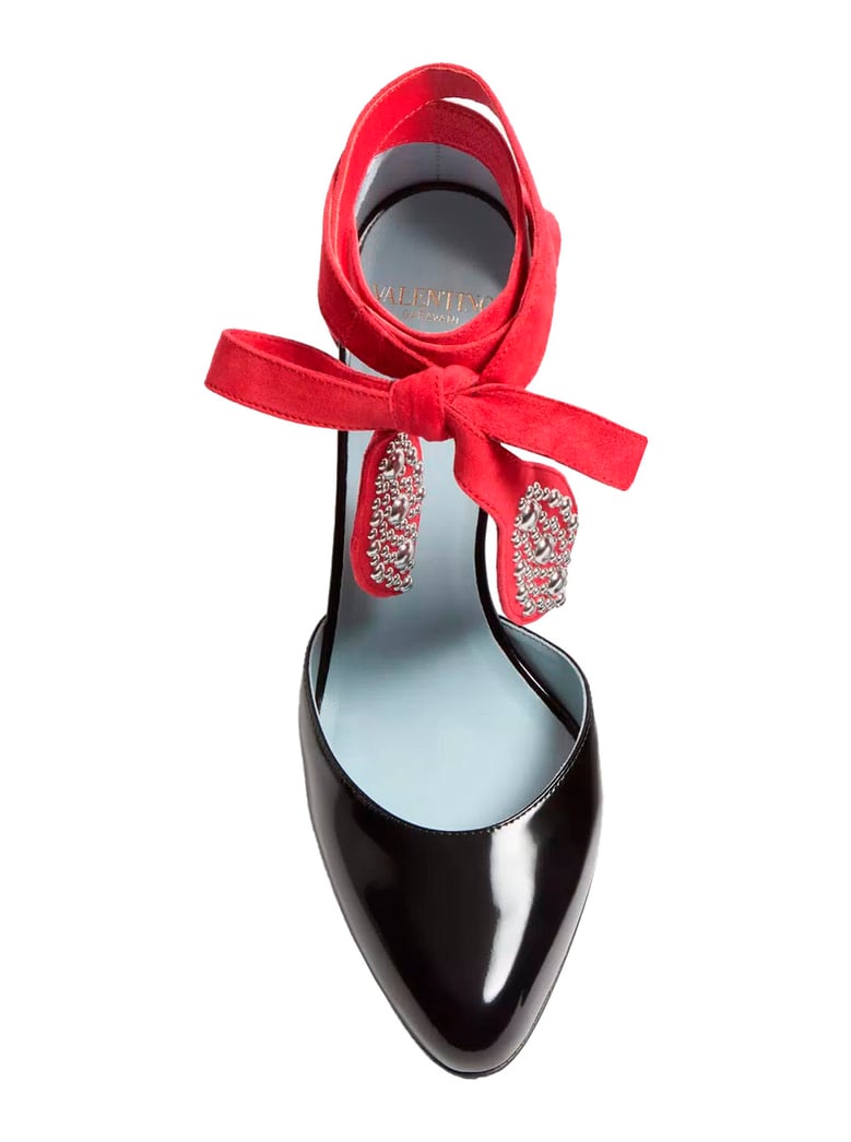 black pumps with bead embellishment by Selfnex