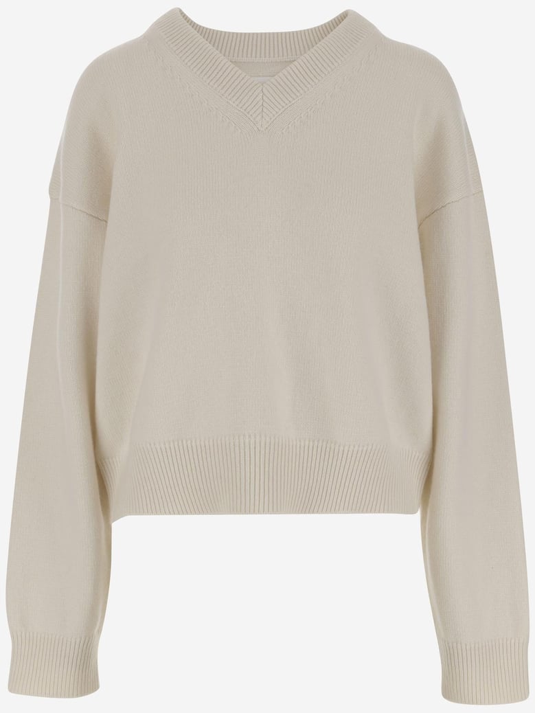 cashmere sweater with v-neck by Selfnex