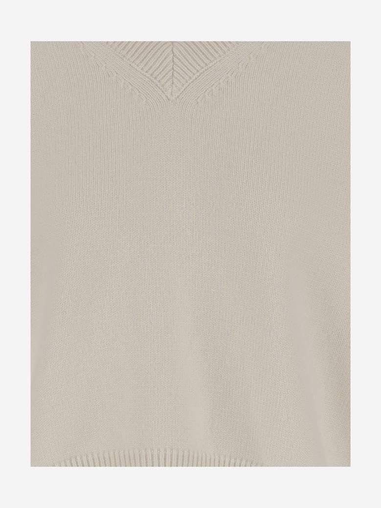 cashmere sweater with v-neck by Selfnex