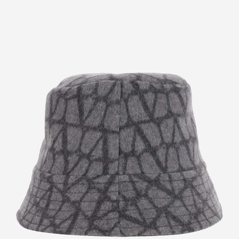 toile iconographe bucket hat by Selfnex