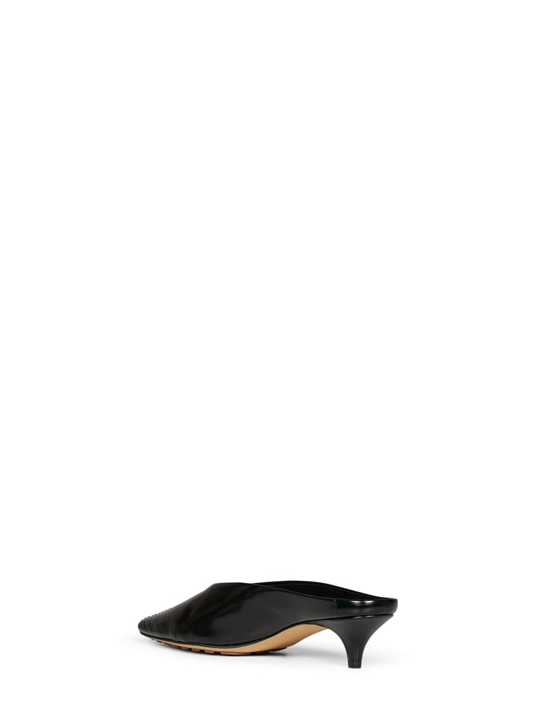 mule pumps vesta black shiny leather by Selfnex