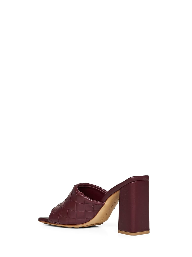 intrecciato leather parco mules sandals by Selfnex