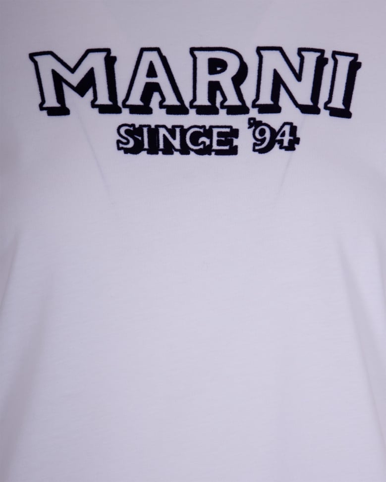 t-shirt lily white with contrast trim by Selfnex